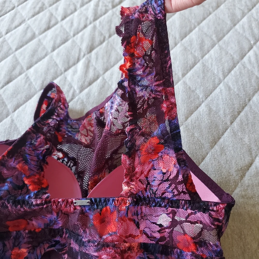⭐4/$20‎ Victoria's Secret PINK Lace Bralette Small